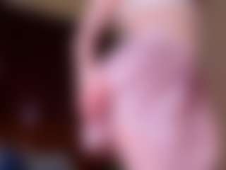 Live cam show with Emili-Hols - Gray Eyes on hrnylive.com