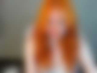 Live cam show with Emili-Hols - Gray Eyes on CamClone