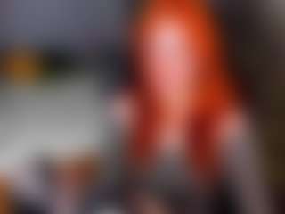 Live cam show with Emili-Hols - Body Massage on AdultVida.com