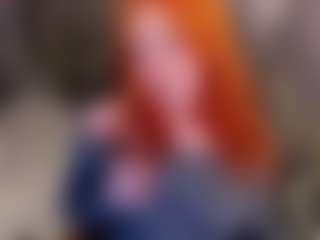 Show live cam dengan Emili-Hols - Role Play di Camsoda