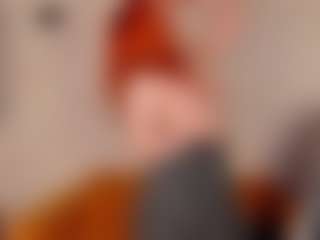 Live cam show with Emili-Hols - College on Streamer API
