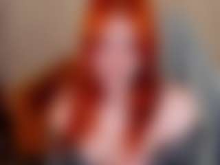 Live cam show with Emili-Hols - Smoking on Milfs Live