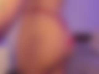Live cam show with SophieLany - Camel Toe on sexylive.show