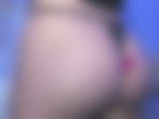 Live cam show with SophieLany - Moaning on camwithhim.com