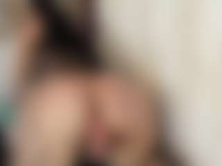 Brithanyadams MILF webcam performer live streaming