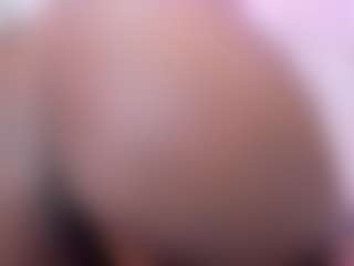 Live cam show with AlissonKim - Ebony Petite on CamSodaAdn