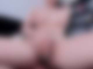 Live cam show with CorrinneHillestad - Ass Bouncing on dropp.cam