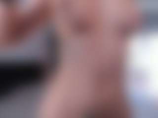 Live cam show with CorrinneHillestad - Teen (18+) on livesuperchat.net