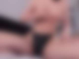 CorrinneHillestad's Live Sex Cam Show