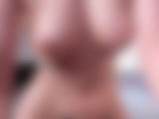 Live cam show with CorrinneHillestad - No Smoking on studioflirtlive.com