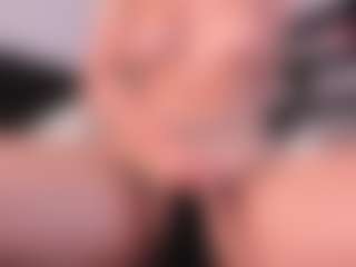 CorrinneHillestad's Live Sex Cam Show