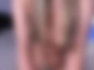 CorrinneHillestad's Live Sex Cam Show