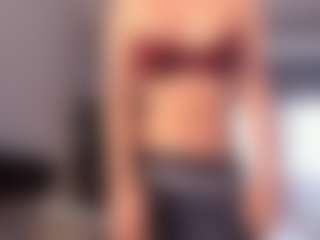 Live cam show with CorrinneHillestad - Granny Squirt on AdultVida.com
