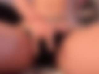 Live cam show with CorrinneHillestad - Striptease Granny on AdultVida.com