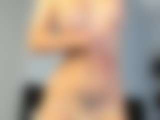 CorrinneHillestad's Live Sex Cam Show