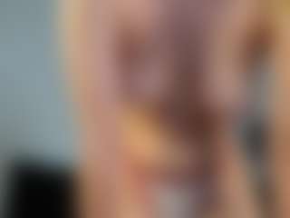 Live cam show with CorrinneHillestad - Brown Hair on Hubzter Live