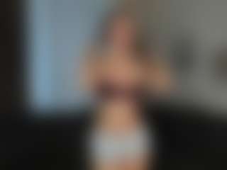 CorrinneHillestad's Live Sex Cam Show