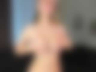CorrinneHillestad's Live Sex Cam Show