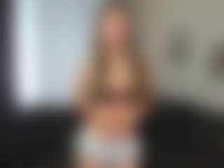 CorrinneHillestad's Live Sex Cam Show