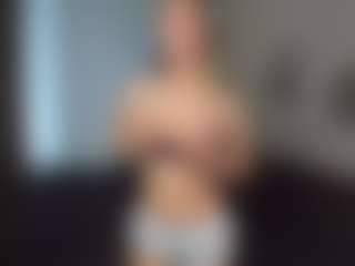 CorrinneHillestad's Live Sex Cam Show