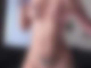 CorrinneHillestad's Live Sex Cam Show
