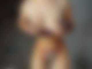 Live cam show with CorrinneHillestad - Smoking on Milfs Live