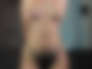 CorrinneHillestad's Live Sex Cam Show