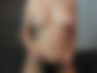 CorrinneHillestad's Live Sex Cam Show