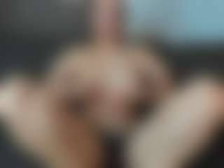 CorrinneHillestad's Live Sex Cam Show