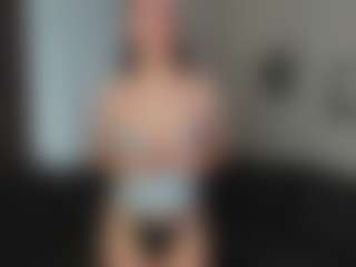 CorrinneHillestad's Live Sex Cam Show
