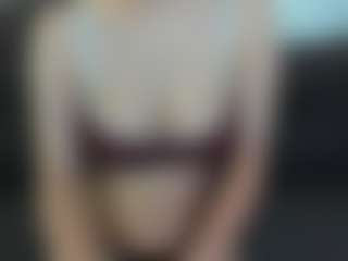 CorrinneHillestad's Live Sex Cam Show
