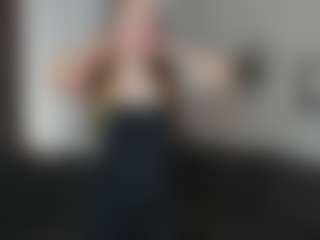 CorrinneHillestad's Live Sex Cam Show