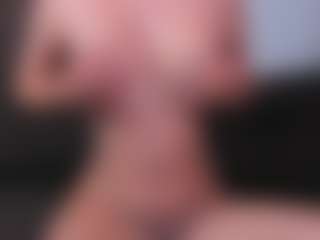 CorrinneHillestad's Live Sex Cam Show