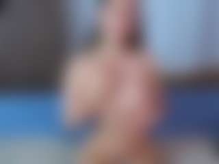 CorrinneHillestad's Live Sex Cam Show