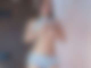 Show en direct avec CorrinneHillestad - Gagging sur Camsoda