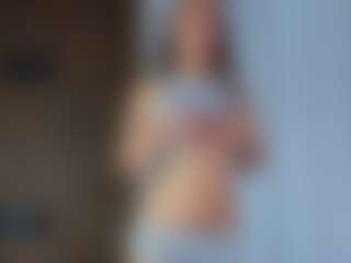 Live cam show with CorrinneHillestad - Average on slutload