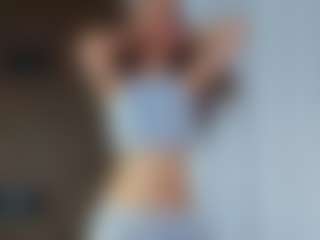 Live cam show with CorrinneHillestad - Striptease Granny on Latina Girls