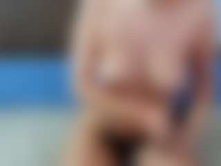CorrinneHillestad's Live Sex Cam Show