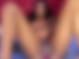 Live cam show with ElyseBrooks - Small Tits on Instabang