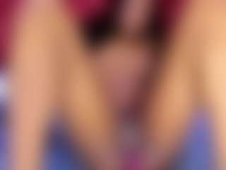 Live cam show with ElyseBrooks - Petite on sexytreat.net