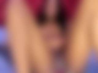 Live cam show with ElyseBrooks - Petite on TeamSkeetLive