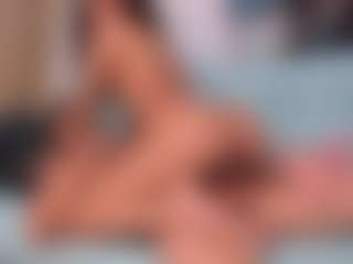 Live cam show with Hanna-fox20 - Drinking on AdultVida.com