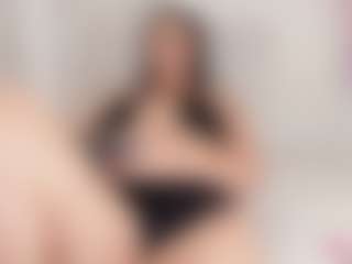 Live cam show with Kailyn Rossee - Thick on sexytreat.net