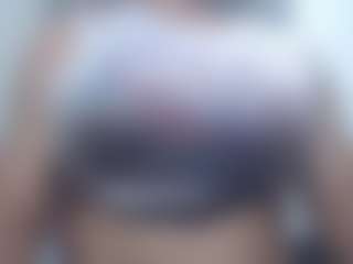 luzbuenona's Live Sex Cam Show