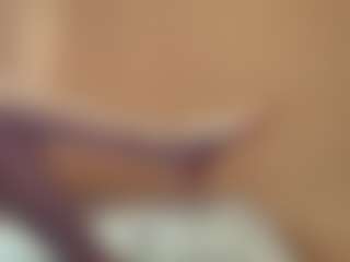 Live cam show with LaurenGrey - Spit on Camsoda