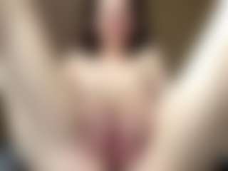 Live cam show with Lauren - Submissive on CamClone