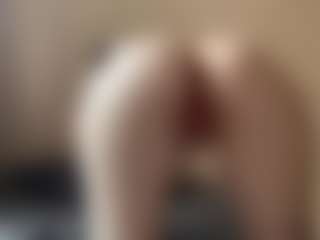 Live cam show with Lauren - Submissive on CamSodaAdn