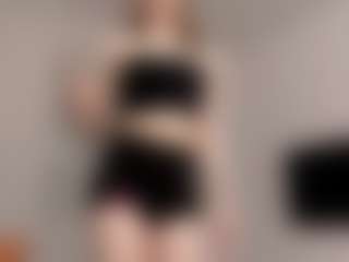 Live cam show with LorindaEhr - Nipple Play on eurowanks.com