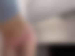 Live cam show with LorindaEhr - Longhair on AdultVida.com