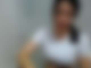 Spettacolo in cam dal vivo con Valery Dravith - Flashing su Camsoda